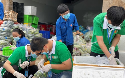 Chương trình "Đi chợ giúp dân - Đồng hành chống dịch" 